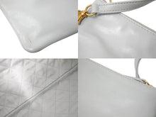 Load image into Gallery viewer, CHANEL シャネル ハンドバッグ CHANEL 22 ハンドバッグ グレー系 シャイニー カーフスキン ゴールド金具 美品 中古 60942