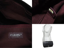 Load image into Gallery viewer, CHANEL シャネル ショルダーバッグ ココマーク マトラッセ カーフスキン 22番台 2016年 ブラック シルバー金具 美品 中古 60961