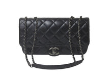 Load image into Gallery viewer, CHANEL シャネル ショルダーバッグ ココマーク マトラッセ カーフスキン 22番台 2016年 ブラック シルバー金具 美品 中古 60961