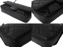 Load image into Gallery viewer, CHANEL シャネル ショルダーバッグ ココマーク マトラッセ カーフスキン 22番台 2016年 ブラック シルバー金具 美品 中古 60961