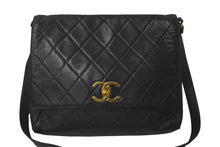 Load image into Gallery viewer, CHANEL シャネル デカマトラッセ シングルフラップ ショルダーバッグ 3番台 ブラック ラムスキン ゴールド金具 美品 中古 60985