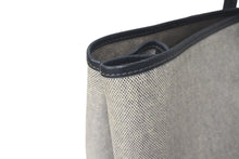 Load image into Gallery viewer, HERMES エルメス トートバッグ ガーデンパーティGM トワルアッシュ グレー系 ブラック系 シルバー金具 良品 中古 60998
