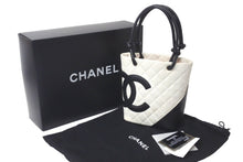 Load image into Gallery viewer, CHANEL シャネル カンボンライン スモール トートバッグ 8番台 レザー ホワイト ブラック ピンク ココマーク 鞄 良品 中古 61003