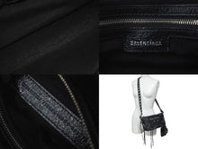 Load image into Gallery viewer, 極美品 BALENCIAGA バレンシアガ ショルダーバッグ LE CAGOLE XS ルカゴール 719082210KR1000 シルバー金具 中古 61017