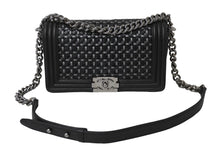 Load image into Gallery viewer, CHANEL シャネル チェーンショルダーバッグ ボーイシャネル 編み込みデザイン 20番台 ブラック シルバー金具 美品 中古 61080