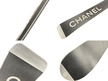 Load image into Gallery viewer, CHANEL シャネル スキー板 スポーツライン ココマーク ロゴ ウッド ウィンタースポーツ ブラック ホワイト 美品 中古 61099