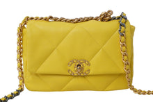 Load image into Gallery viewer, 極美品 CHANEL シャネル シャネル19 ラージ ショルダーバッグ AS1160 ランダム ココマーク イエロー ゴールド金具 中古 61102