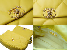 Load image into Gallery viewer, 極美品 CHANEL シャネル シャネル19 ラージ ショルダーバッグ AS1160 ランダム ココマーク イエロー ゴールド金具 中古 61102