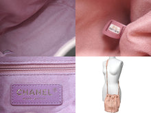 Load image into Gallery viewer, 極美品 CHANEL シャネル ドーヴィル 巾着ショルダーバッグ 29番台 パンチング キャビアスキン ピンク ゴールド金具 中古 61103