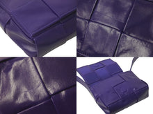 Load image into Gallery viewer, BOTTEGAVENETA ボッテガヴェネタ ショルダーバッグ キャンディカセット ミニ マキシイントレチャート 666688 紫 美品 中古 61105