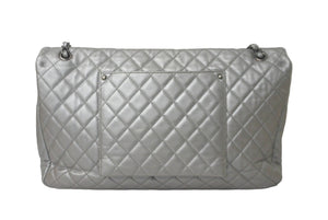 新品同様 CHANEL シャネル ジャンボ マトラッセ ショルダーバッグ シルバー チェーンショルダー デカマト 中古 61111
