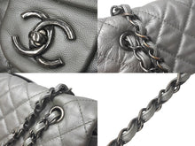 Load image into Gallery viewer, 新品同様 CHANEL シャネル ジャンボ マトラッセ ショルダーバッグ シルバー チェーンショルダー デカマト 中古 61111