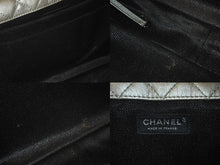 Load image into Gallery viewer, 新品同様 CHANEL シャネル ジャンボ マトラッセ ショルダーバッグ シルバー チェーンショルダー デカマト 中古 61111