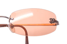 Load image into Gallery viewer, 極美品 CHANEL シャネル サングラス ココマーク サイズ57□19 130 ブラウン 4002 c.116/74 中古 61139