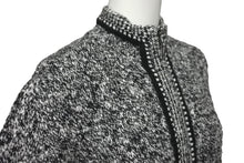 Load image into Gallery viewer, CHANEL シャネル ニット セーター ジップアップ サイズ38 カシミヤ ブラック ホワイト P26601V00005 美品 中古 61141