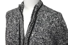 Load image into Gallery viewer, CHANEL シャネル ニット セーター ジップアップ サイズ38 カシミヤ ブラック ホワイト P26601V00005 美品 中古 61141