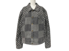 Load image into Gallery viewer, LOUIS VUITTON ルイヴィトン × NIGO ニゴー コラボ ジャイアントダミエウェーブス デニムジャケット モノグラム 50 美品 中古 61150