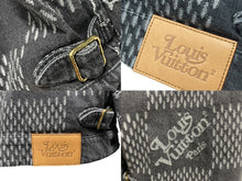 Load image into Gallery viewer, LOUIS VUITTON ルイヴィトン × NIGO ニゴー コラボ ジャイアントダミエウェーブス デニムジャケット モノグラム 50 美品 中古 61150