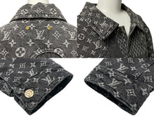 Load image into Gallery viewer, LOUIS VUITTON ルイヴィトン × NIGO ニゴー コラボ ジャイアントダミエウェーブス デニムジャケット モノグラム 50 美品 中古 61150