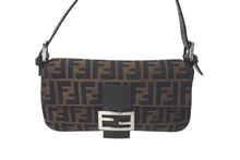 Load image into Gallery viewer, FENDI フェンディ マンマバケット ハンドバッグ アクセサリーポーチ ズッカ柄 ブラウン シルバー金具 美品 中古 61245