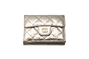 CHANEL シャネル 三つ折り財布 クラシック ココマーク マトラッセ メタリックカーフスキン 31番台 ゴールド 美品 中古 61283