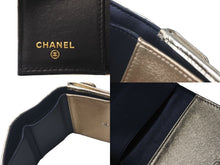 Load image into Gallery viewer, CHANEL シャネル 三つ折り財布 クラシック ココマーク マトラッセ メタリックカーフスキン 31番台 ゴールド 美品 中古 61283