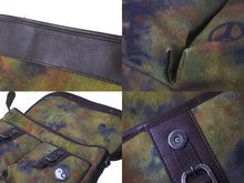 Load image into Gallery viewer, 極美品 CHANEL シャネル エンブロイダリー メッセンジャーバッグ 21番台 グラフィティ カーキ ココマーク A92790 中古 61419