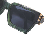 Load image into Gallery viewer, [USED/中古]LOUIS VUITTON ルイ・ヴィトン サングラス Z1167E サングラス 1.1 ミリオネア グリーン アセテートフレーム 58□17 145 ゴールド金具 Bランク 中古 61431