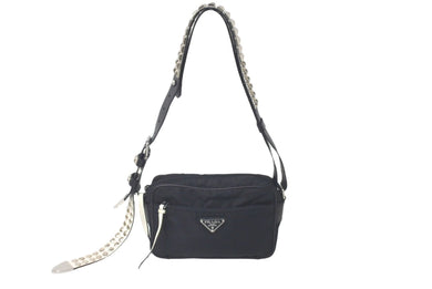 PRADA プラダ スタッズショルダーバッグ トライアングルロゴ ナイロン ブラック シルバー金具 美品 中古 61456 