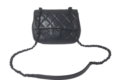 極美品 CHANEL シャネル チェーンショルダーバッグ ミニマトラッセ 29番台 ソーブラック キャビアスキン ブラック金具 中古 61462