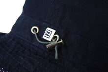 Load image into Gallery viewer, 極美品 CHANEL シャネル スポーツライン バケットハット ネイビー ココマーク 帽子 ロゴ パッカブル仕様 サイズM 中古 61465