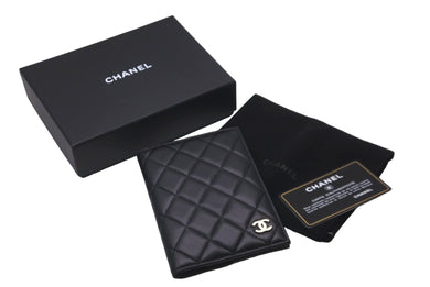 極美品 CHANEL シャネル ココマーク パスポートケース 22番台 ラムスキン ブラック ワインレッド 中古 61473