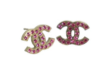 Load image into Gallery viewer, CHANEL シャネル ピアス ココマーク ラインストーン 06A アクセサリー ピンク ゴールド金具 美品 中古 61477