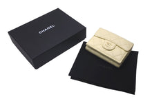 Load image into Gallery viewer, CHANEL シャネル コンパクトウォレット 三つ折り財布 ランダム ココマーク イエロー キャビアスキン 美品 中古 61484