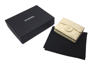 CHANEL シャネル コンパクトウォレット 三つ折り財布 ランダム ココマーク イエロー キャビアスキン 美品 中古 61484