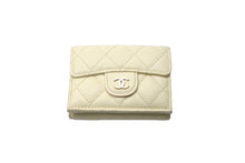 Load image into Gallery viewer, CHANEL シャネル コンパクトウォレット 三つ折り財布 ランダム ココマーク イエロー キャビアスキン 美品 中古 61484