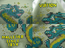 Load image into Gallery viewer, LOUIS VUITTON ルイヴィトン エンブロイダードスーベニアジャケット サイズ44 ポリエステル グリーン 1AFHXY 美品 中古 61485