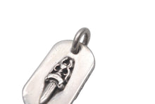 Load image into Gallery viewer, CHROME HEARTS クロムハーツ ペンダントトップ スモール レイズド ダガー ドッグ タグ シルバー925 15g 良品 中古 61497