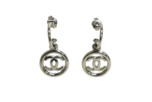 Load image into Gallery viewer, CHANEL シャネル サークル ココマーク スイングピアス メタル シルバー アクセサリー 美品 中古 61523