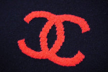 Load image into Gallery viewer, 極美品 CHANEL シャネル ニット セーター ココマーク クロップド P70525K10076 カシミヤ エラスタン ネイビー ピンク 36 中古 61526