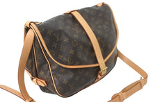 Load image into Gallery viewer, LOUIS VUITTON ルイ ヴィトン ソミュール35 ショルダーバッグ M42254 モノグラムキャンバス ブラウン 美品 中古 61581