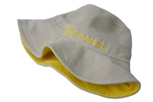 Load image into Gallery viewer, CHANEL シャネル スポーツライン ロゴ バケットハット イエロー ベージュ ココマーク 帽子 小物 サイズ57 美品 中古 61618