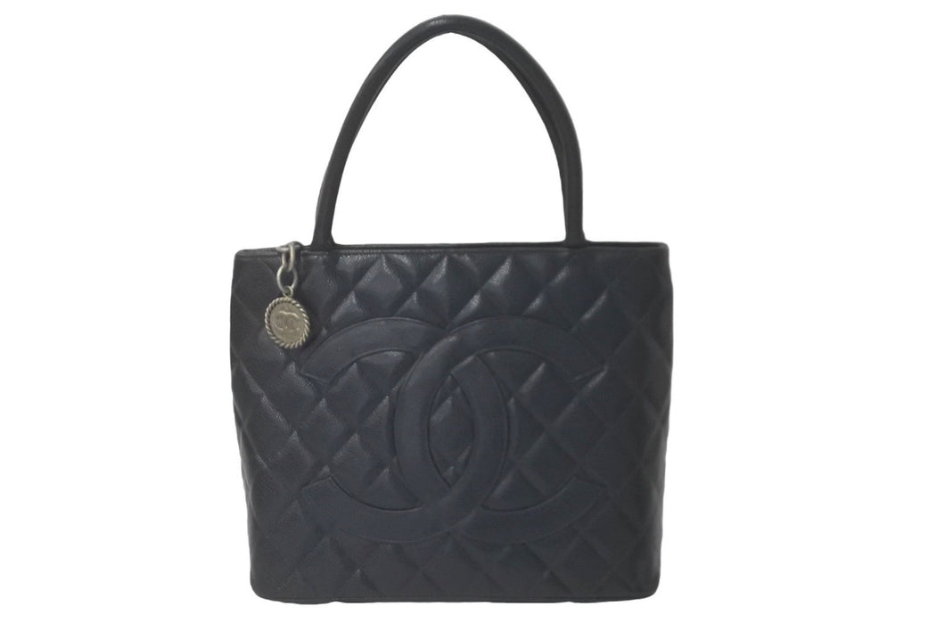 極美品 CHANEL シャネル 復刻トートバック A01804 シール 無し キャビアスキン ブラック シルバープレート 中古 61620
