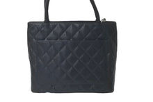 Load image into Gallery viewer, 極美品 CHANEL シャネル 復刻トートバック A01804 シール 無し キャビアスキン ブラック シルバープレート 中古 61620