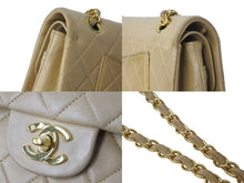Load image into Gallery viewer, CHANEL シャネル マトラッセ25 Wフラップチェーンショルダーバッグ 6番台 ラムスキン ベージュ ゴールド金具 良品 中古 61625