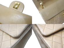 Load image into Gallery viewer, CHANEL シャネル マトラッセ25 Wフラップチェーンショルダーバッグ 6番台 ラムスキン ベージュ ゴールド金具 良品 中古 61625