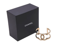 Load image into Gallery viewer, CHANEL シャネル ココマーク バングル ブレスレット A18V 2018年 ゴールド アクセサリー レディース 美品 中古 61639