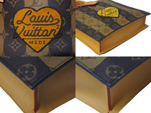 Load image into Gallery viewer, LOUIS VUITTON ルイヴィトン サックプラ メッセンジャー トートバッグ NIGO M45969 モノグラムストライプ ブラウン 美品 中古 61681