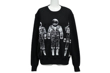 Load image into Gallery viewer, CHANEL シャネル アポロ 宇宙飛行士 トレーナー スウェット P57465K07601 サイズ36 コットン ブラック ホワイト 美品 中古 61688