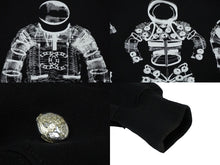 Load image into Gallery viewer, CHANEL シャネル アポロ 宇宙飛行士 トレーナー スウェット P57465K07601 サイズ36 コットン ブラック ホワイト 美品 中古 61688